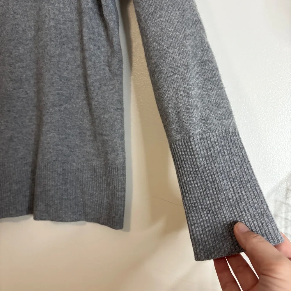 Victor Alfaro Gray 100% Cashmere Turtleneck Sweater Womens‎ Size M